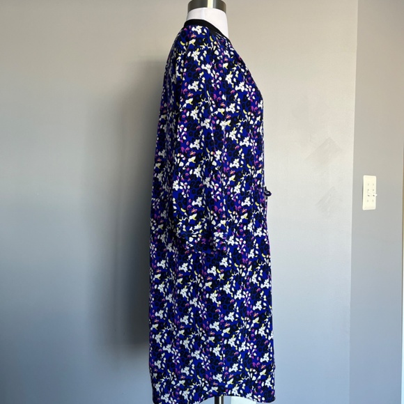 Diane von Furstenberg Shift V-neck Blue Cheetah Floral 100% Silk Cocktail Dress - Picture 5 of 12